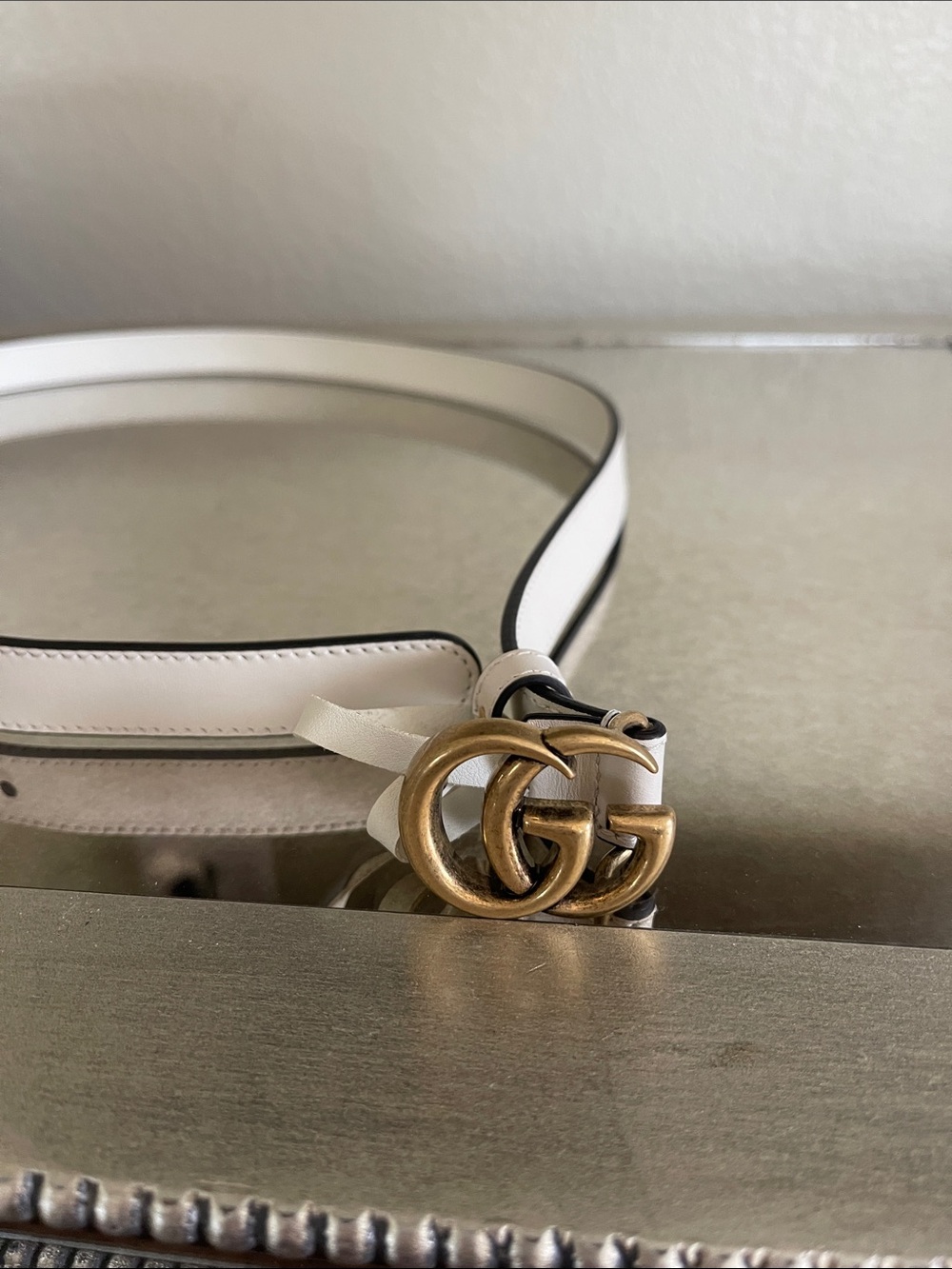 Gucci White Leather Thin Belt with Gold Double G Buckle - Picture 3 of 4